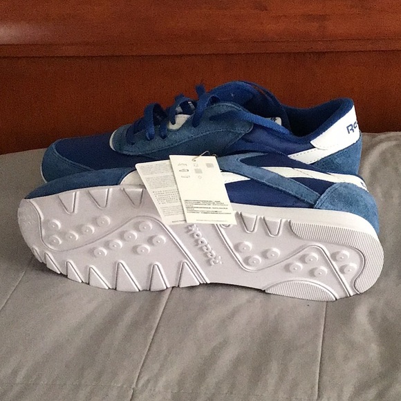 Brand New In Box With Tags Mens Reebok Sneakers - Picture 3 of 3